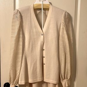 Stunning St. John knitted set